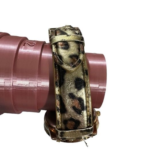 Chicos Womens Gold Tone White Dial Japan Quartz Movement Watch New Battery Flaw* - Picture 8 of 10